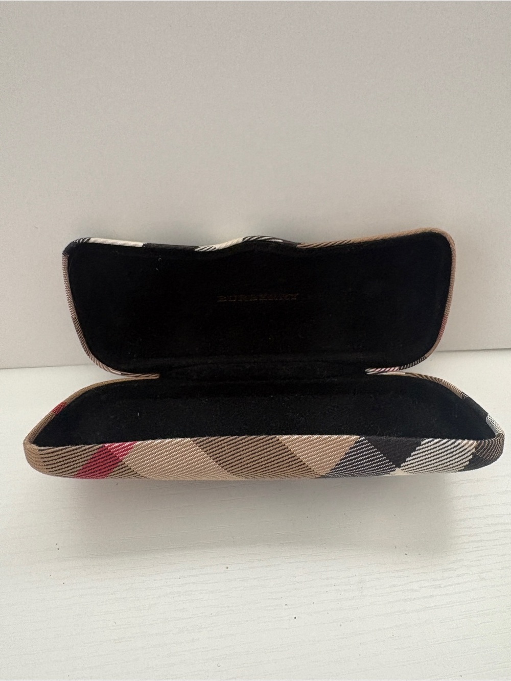 Authentic Burberry Nova Check Clamshell Glasses Case - Picture 5 of 7
